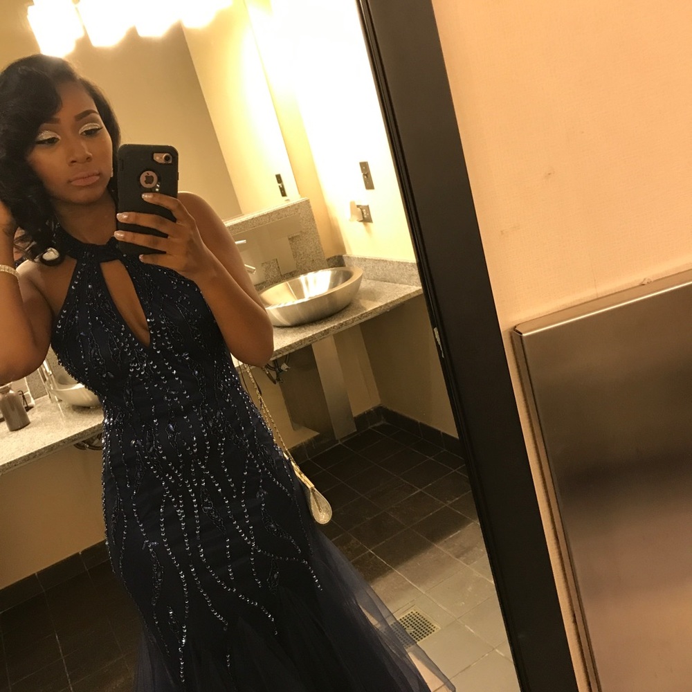 Prom dress - Picture 3 of 4